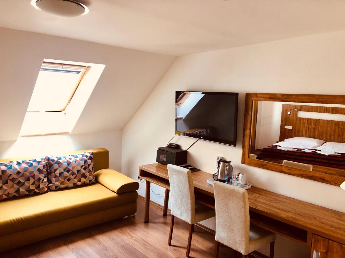Hotel & Penzion Grand Matej Banská Štiavnica Extérieur photo