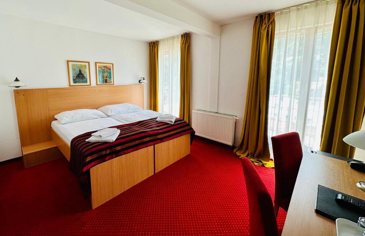 Hotel & Penzion Grand Matej Banská Štiavnica Extérieur photo