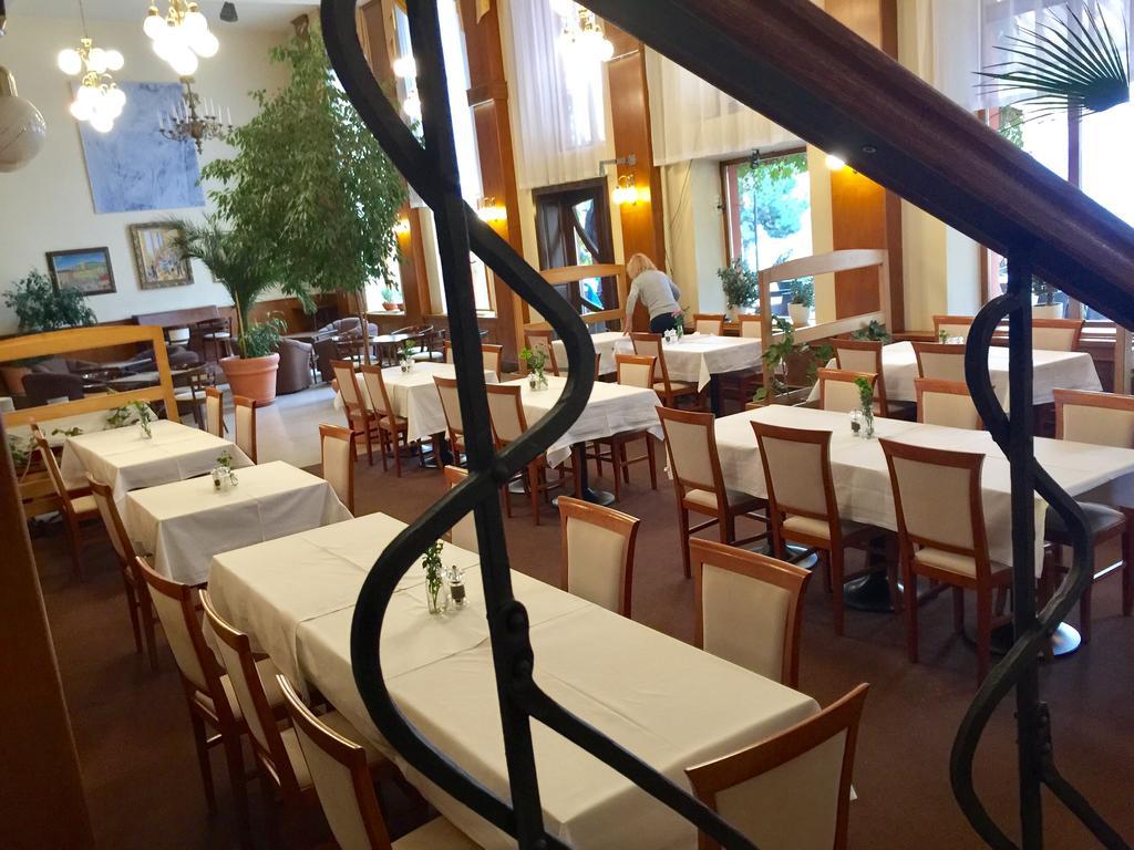 Hotel & Penzion Grand Matej Banská Štiavnica Extérieur photo