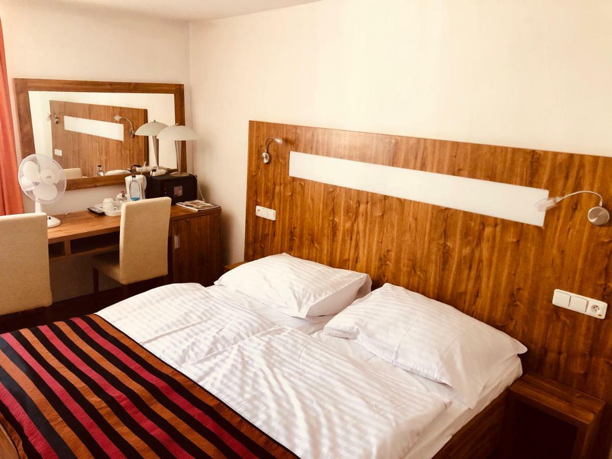 Hotel & Penzion Grand Matej Banská Štiavnica Extérieur photo