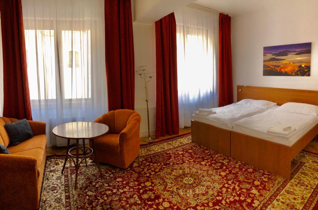 Hotel & Penzion Grand Matej Banská Štiavnica Extérieur photo